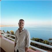 Maestro de E. Primaria con menciones en Inglés, Pedagogía Terapéutica y Educación Física. Nivel C1 de inglés.